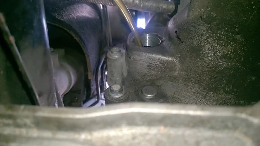 Gdzie jest wlew oleju do skrzyni biegów Seat Ibiza? Oto kluczowe informacje.