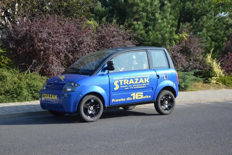 Ile trzeba mieć lat, żeby zrobić prawo jazdy kat B? Sprawdź wymagania!