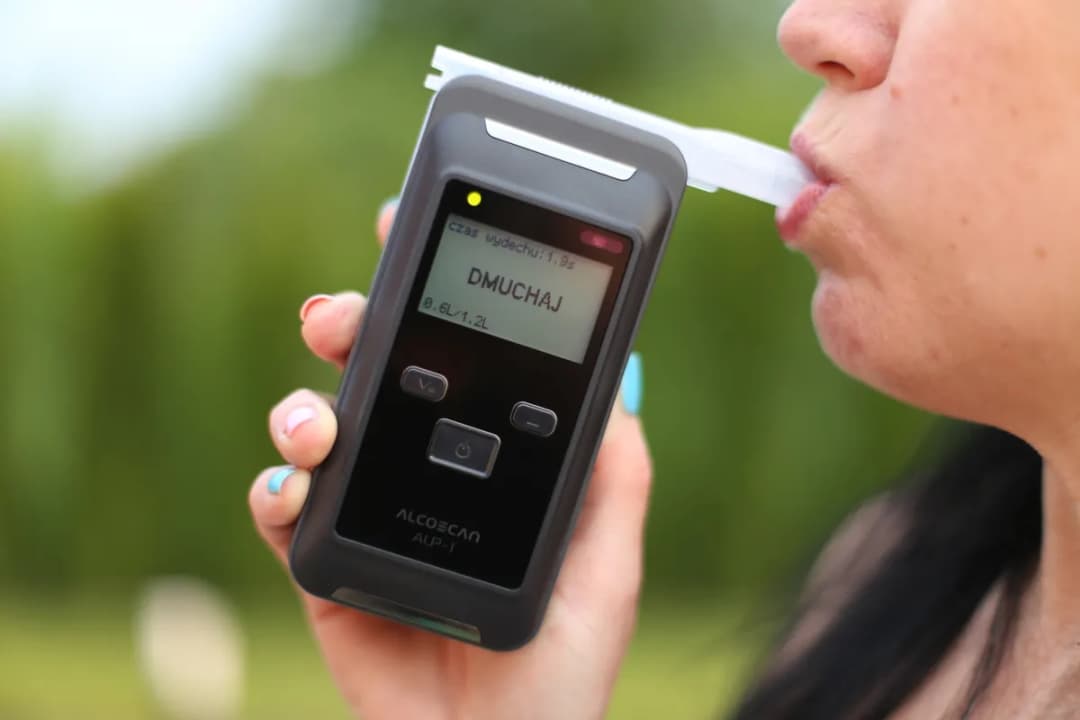 Jak oszukać alkomat w pracy i uniknąć konsekwencji zawodowych