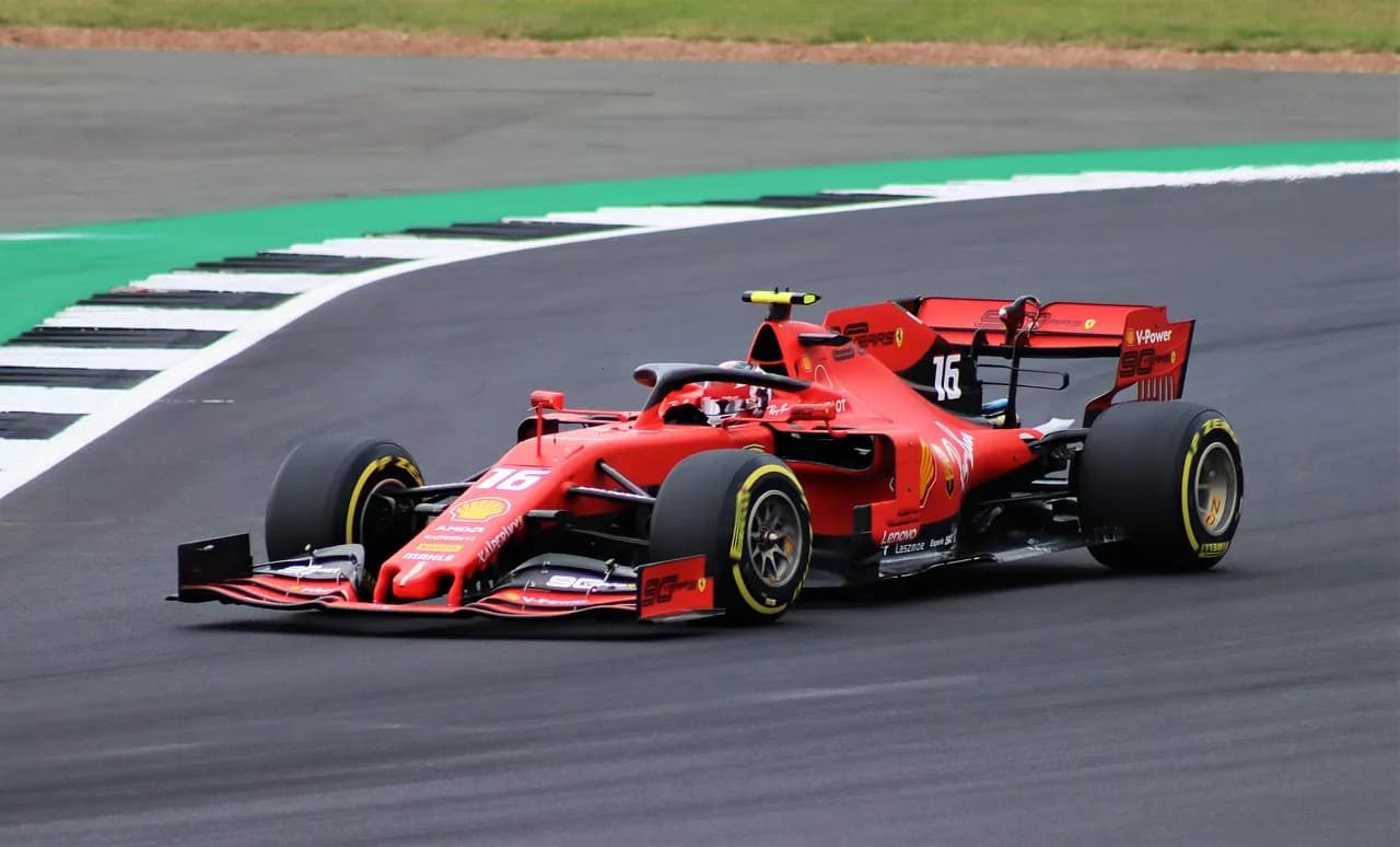 Ewolucja technologii w Formule 1: Od mechaniki do sztucznej inteligencji