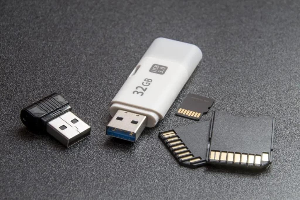 Jak łatwo nagrać muzykę na pendrive do samochodu bez błędów i problemów