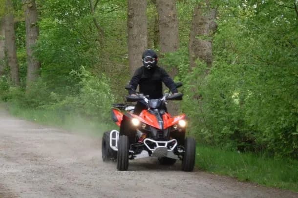 Czym jeździć bez prawa jazdy? Lista pojazdów i ważne przepisy prawne