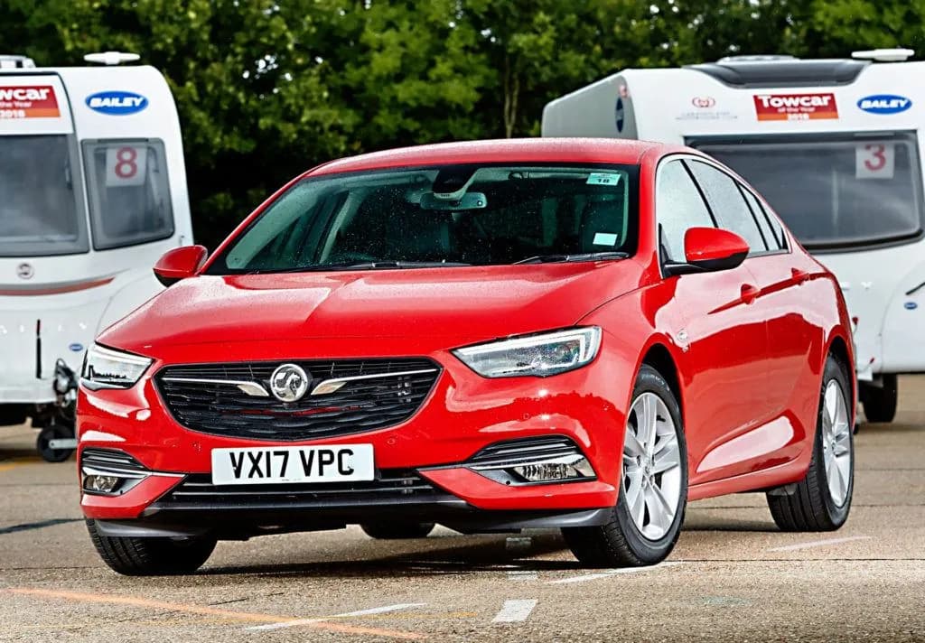 Jaki samochód do holowania przyczepy - uniknij błędnego wyboru