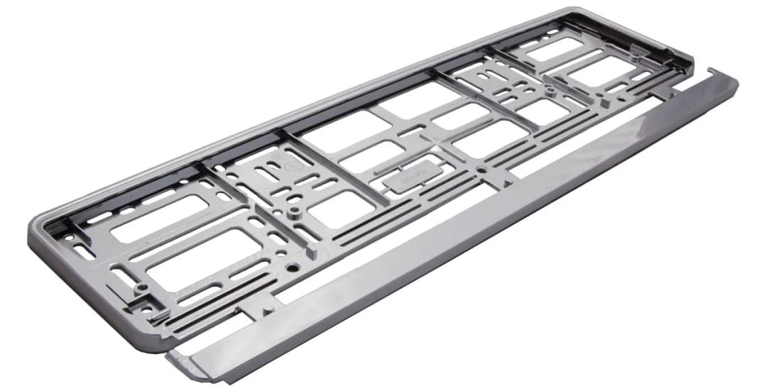 Ramki na małe tablice rejestracyjne: wybór, zalety i montaż