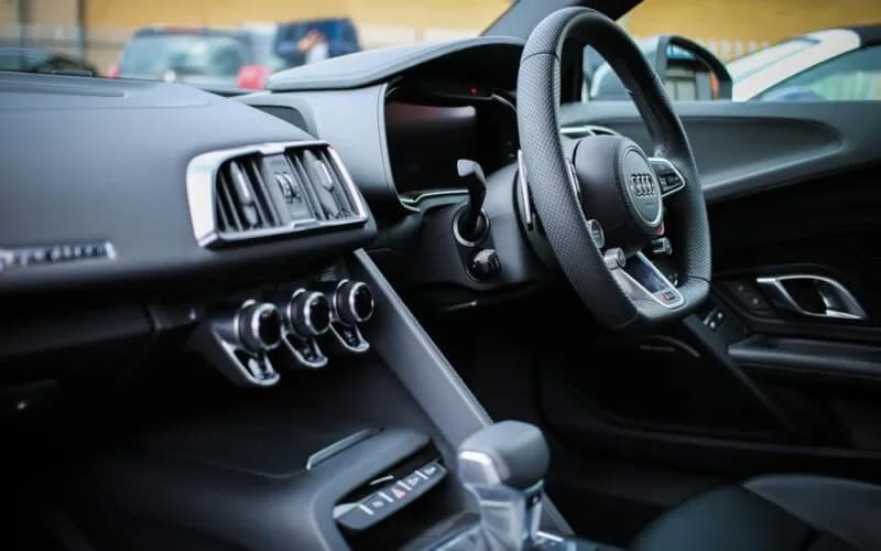 Jak odpalić samochód z automatyczną skrzynią biegów - proste kroki i porady