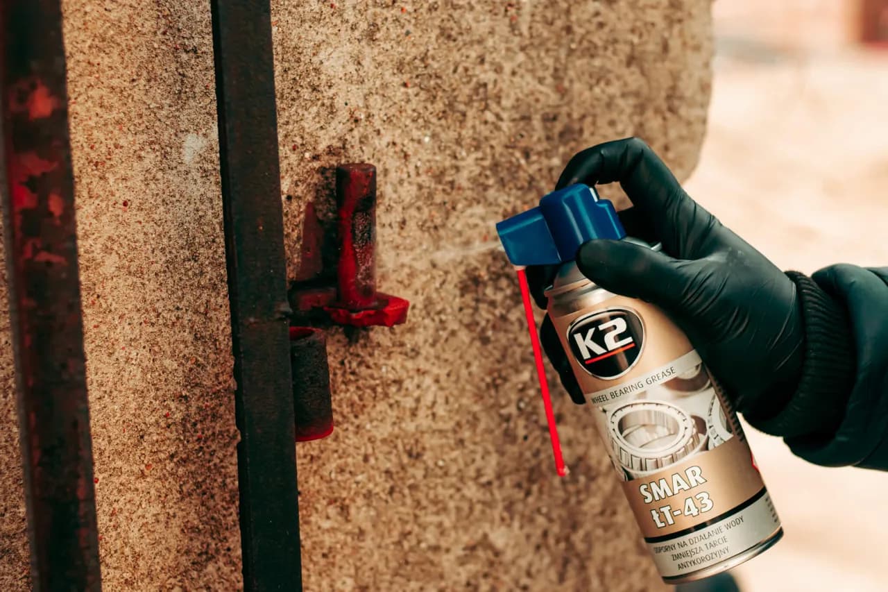 Jaki smar do piast samochodowych? Odkryj najlepsze opcje smarowania