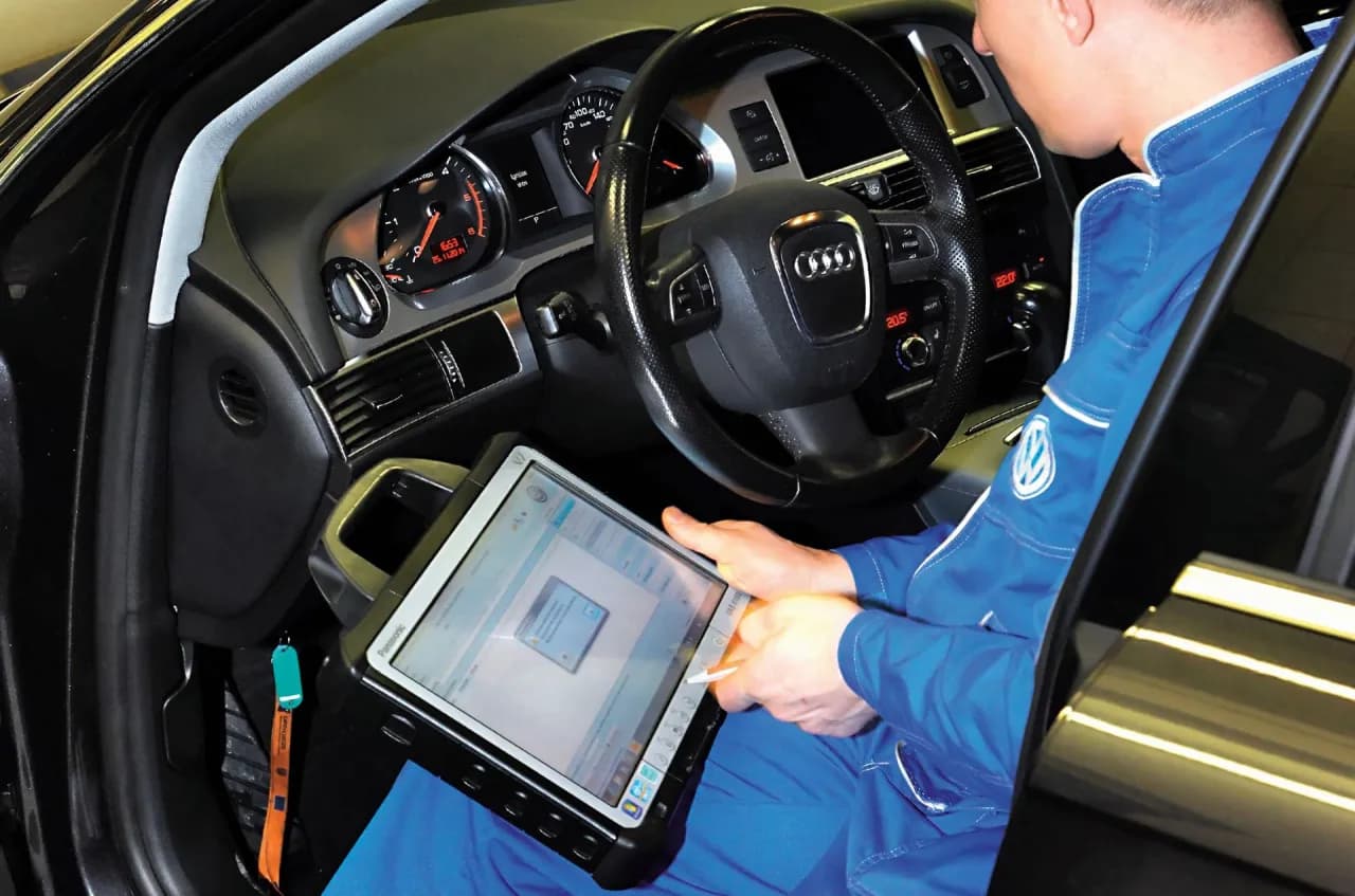 Jak skutecznie zweryfikować przebieg Audi A6 C6? 5 niezawodnych metod